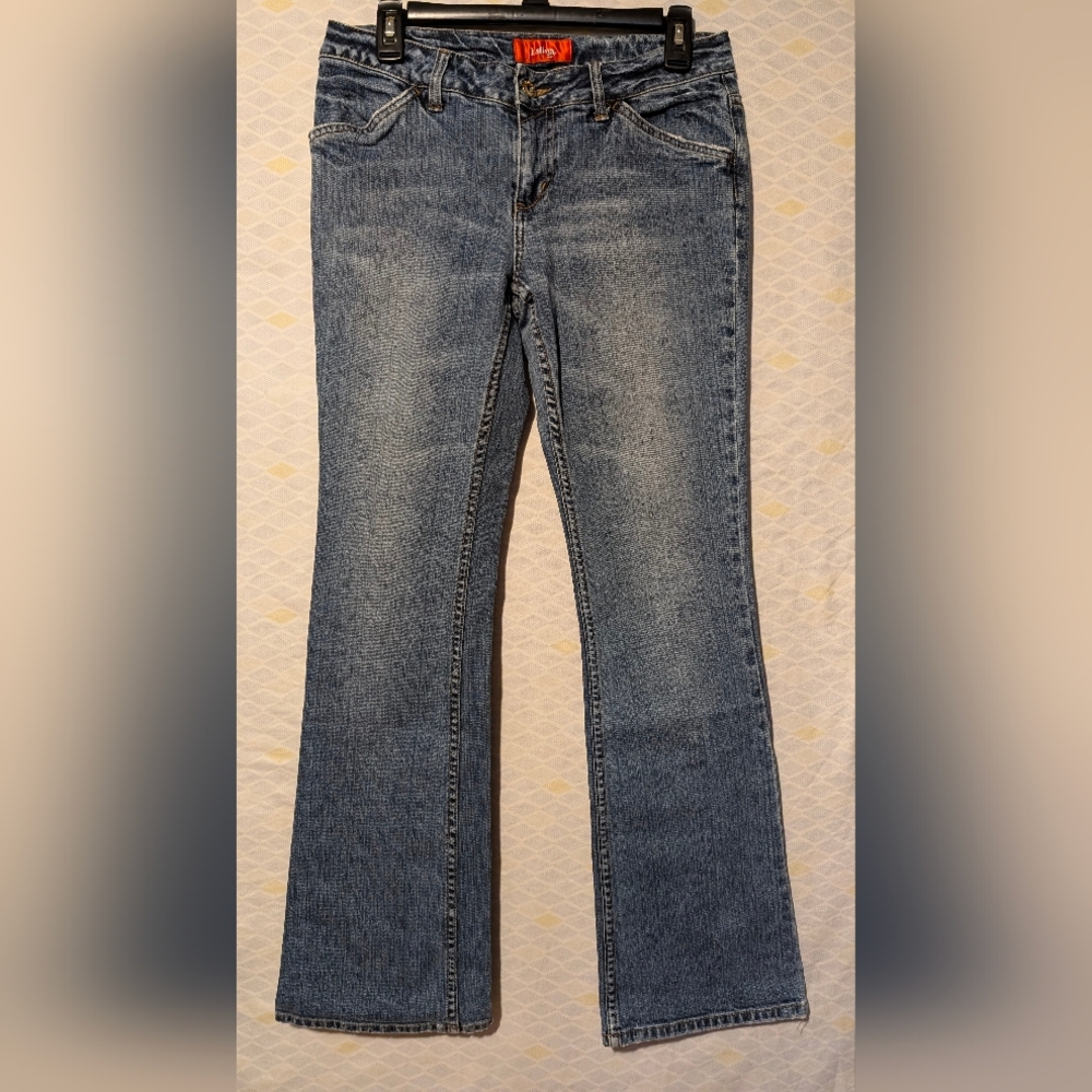 Women's Latina Life jeans. Sz 6. Like New.